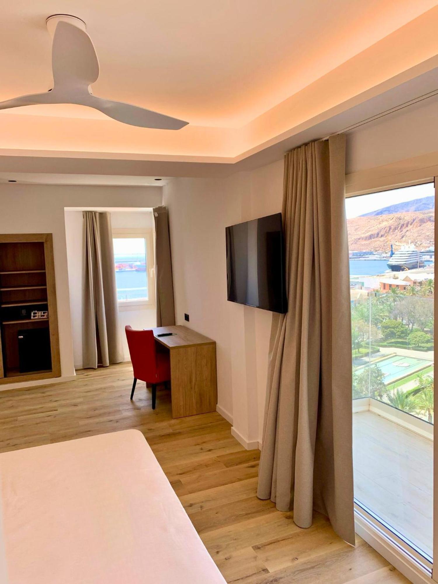Ohtels Gran Hotel Almeria Exterior foto